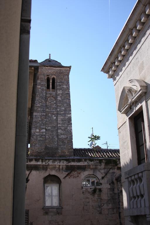 Diocletian'S Palace Apartments Split Room photo