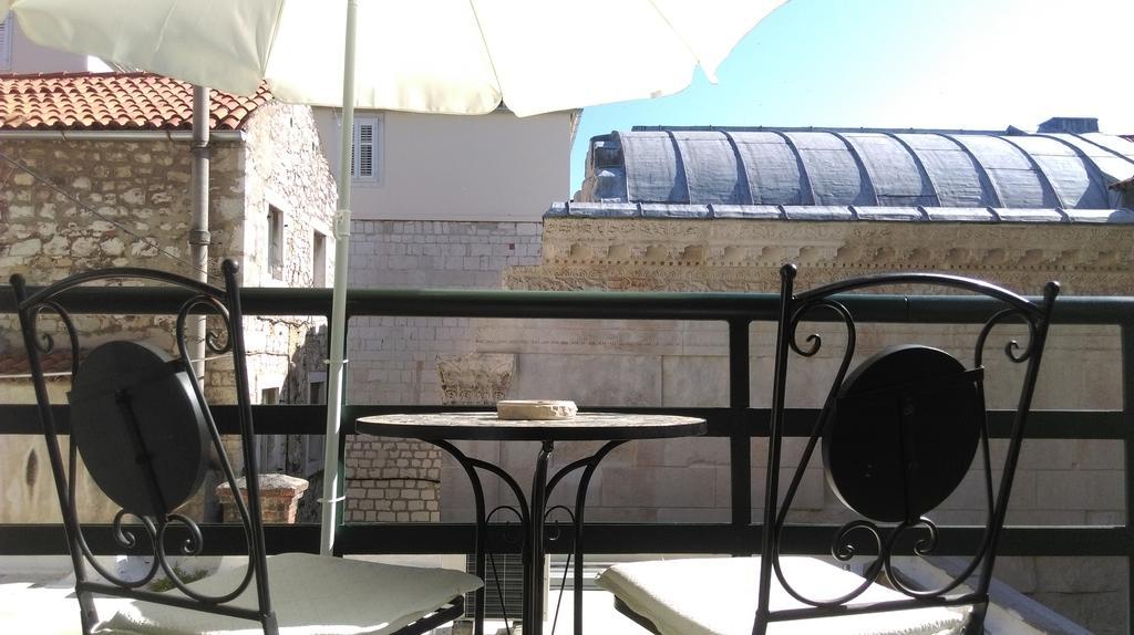 Diocletian'S Palace Apartments Split Exterior photo