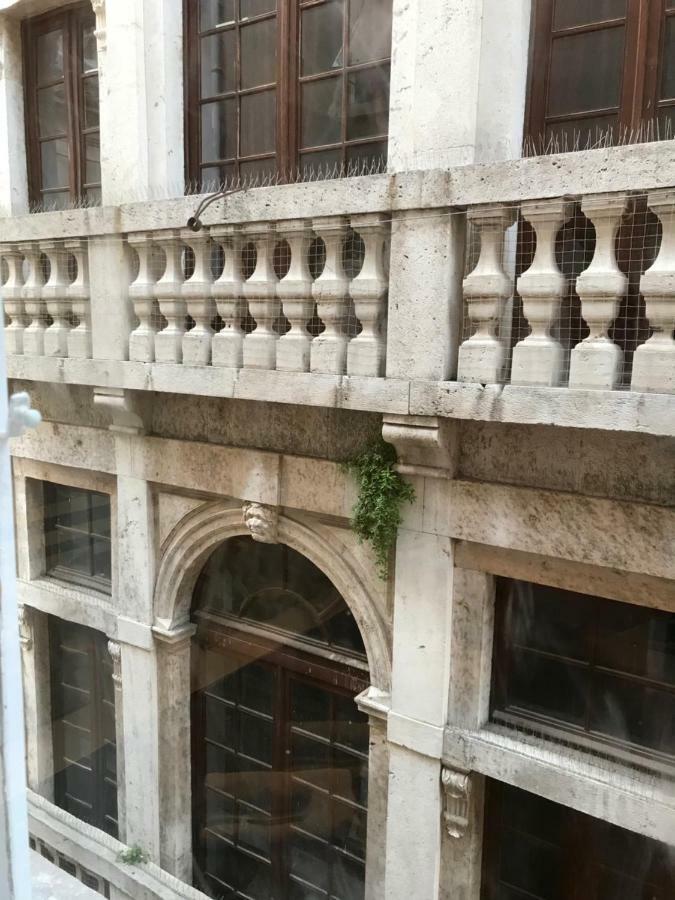 Diocletian'S Palace Apartments Split Exterior photo